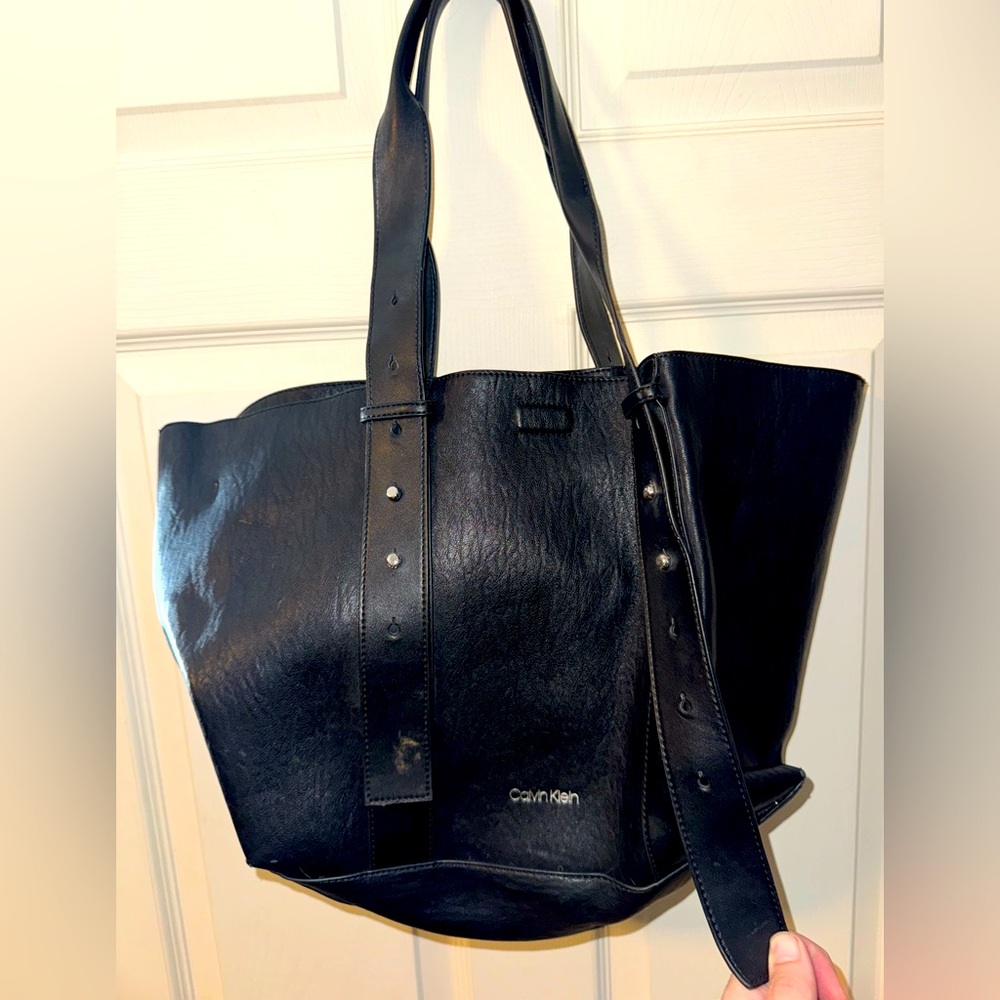 Calvin Klein Black Leather Tote with Structured Design